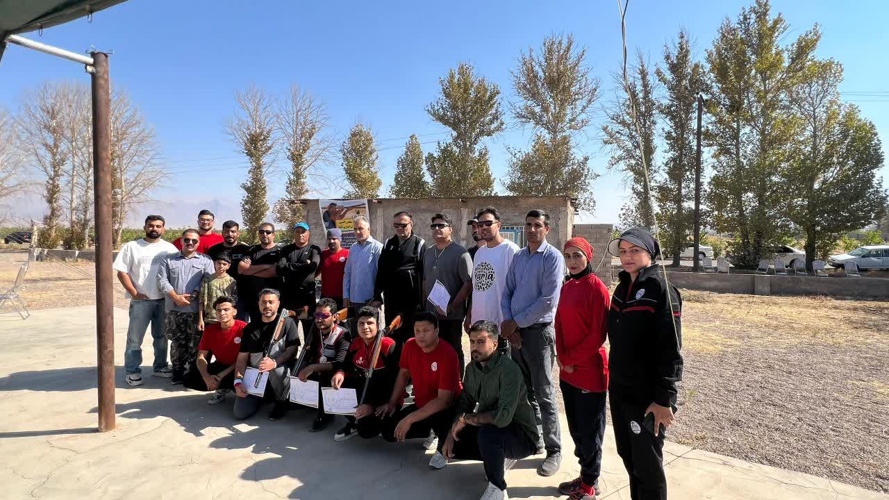 تصویر کاور برای جشنواره بزرگ تیراندازی به اهداف پروازی ویژه شکارچیان و عشایر کشور در کرمان برگزار شد